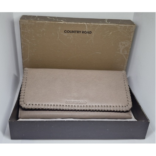 COUNTRY ROAD 19CM TRIFOLD FLAPOVER CLUTCH PURSE INSIDE ZIP SOFT LEATHER (BARLEY) 2510