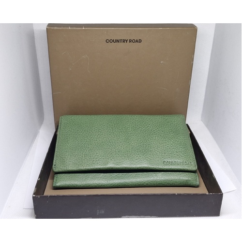 COUNTRY ROAD 15CM PURSE WITH SIDE FLAP SOFT LEATHER (PALM GREEN) 5883